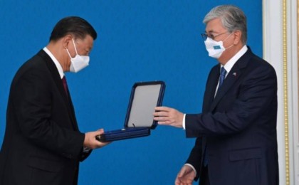 Тоқаев Си Цзиньпинді "Алтын Қыран" орденімен наградтады