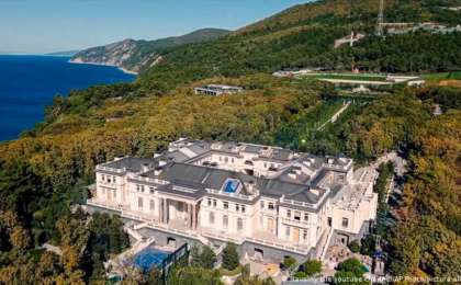 "Путиннің зәулім сарайы". Навальный Кремльге "тосынсый" жасады (видео)