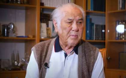 "Кабинетінде отырып, қатты қорландым": Дулат Исабеков Назарбаевтың сотқа бермек болғанын айтты