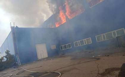 Елордадағы «Астықжан» сауда орталығы өртеніп жатыр (Видео)