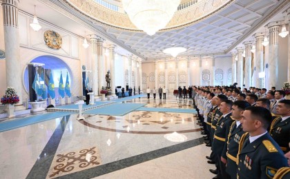 Мемлекет басшысы күштік құрылым қызметкерлерін марапаттады