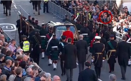 II Елизаветамен қоштасу рәсімінде күтпеген оқиға болды