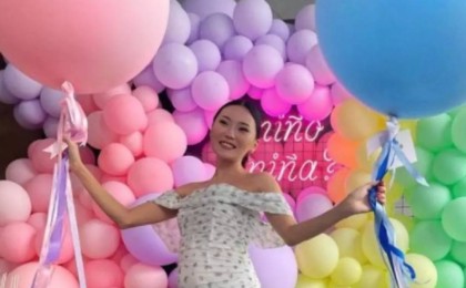 Айсәуле Бақытбек "гендер-пати" жасап, баласының жынысын жария етті (фото, видео)