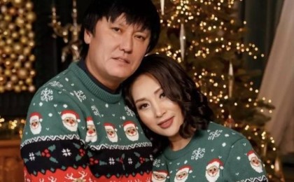 "Ұлды болдым": Әнші Өмірқұл Айниязовтың үшінші перзенті дүниеге келді