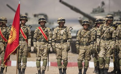 Жээнбеков Бішкекке әскер мен әскери техника кіргізуге бұйрық берді