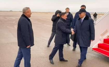 托卡耶夫总统抵达阔科舍套进行工作视察