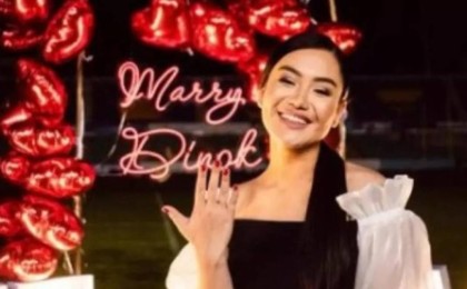 "Келісімімді бердім": Төреғалидің қарындасына сүйіктісі үйленуге ұсыныс жасады (видео)