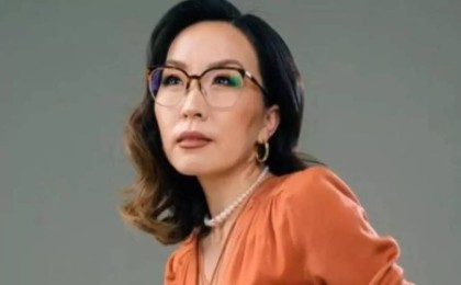 "Сөз салғанын үш жыл күттім": Дина Төлепберген алғаш рет күйеуі жайлы айтты