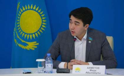 Қазақстандықтар жаңа лауазымға тағайындалған Мәди Ахметовтің отставкаға кетуін талап етіп петиция жариялады