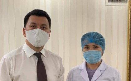 Ерлан Қарин вакцинаның екінші дозасын салдырды