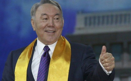 «Түпкі ойы – тарихқа кіру». Назарбаевқа арналған одалардың 7 томдығы жасалып жатыр