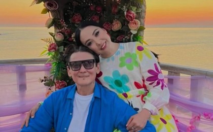 "Вахтершы апайды көндіріп қойыпты": Қарақат Әбілдина Қыдырәлі Болмановпен қалай танысқанын айтты