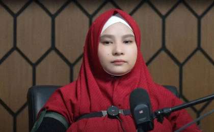 «Кішкентай қыздарға сексуалды әуестігі бар ма?»: күйеуін педофил деп айыптаған блогер детектордан өтті (ВИДЕО)