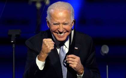 Байден әрбір америкалыққа 1,4 мың доллардан таратып бермек