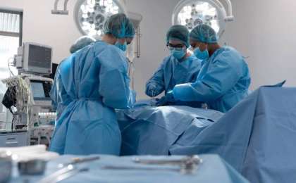 Түркістандық хирургтар 6 жасар қыздың асқазанынан бір килограмм шаш алды