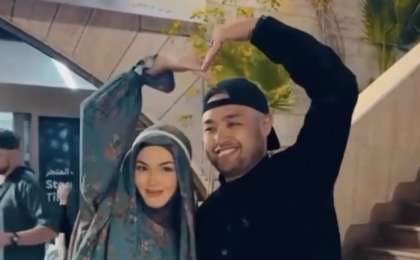 Әнші Ақботанұрдың орамал тағып, бейтаныс ер адаммен жүрген видеосы жарияланды