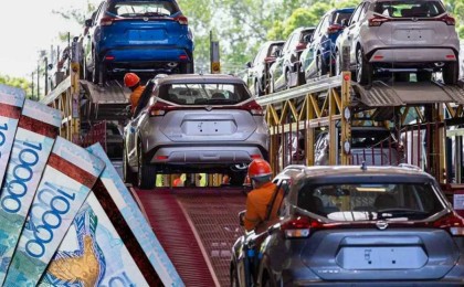 Тоқаев көліктерге салынатын утиль алым көлемін 250 мың теңгеден асырмауды тапсырды