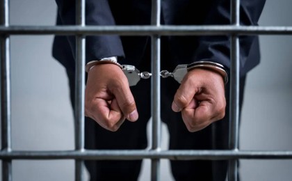 Ұлыбританияда үш қызды өлтірген қылмыскер 52 жылға сотталды