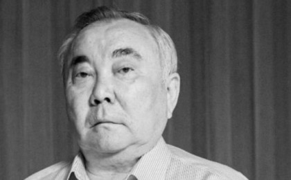 "Қайтыс болса да, пайдаға кенеліп отыр": Депутаттар министрге Болат Назарбаевқа қатысты мәселені сауал ретінде жолдады