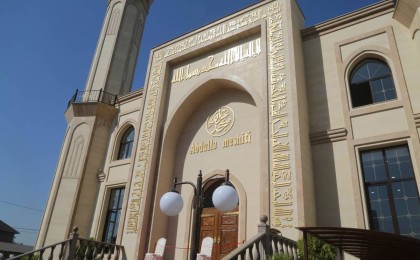 Үш қабатты Абдулла мешіті: Алматыда мұсылмандардың 52-ші құлшылық орны ашылды