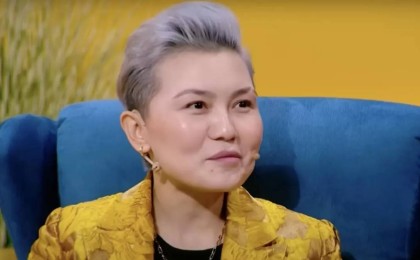 Көйлек киген Гүлмира Ізбасқанова көпшілікті таңғалдырды (видео)