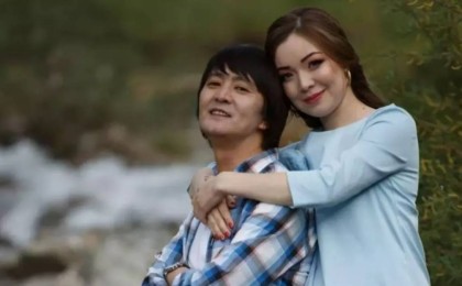 "11-сыныпта көзге түсті". Еркін Нұржанов өзінен 14 жас кіші келіншегі туралы айтты