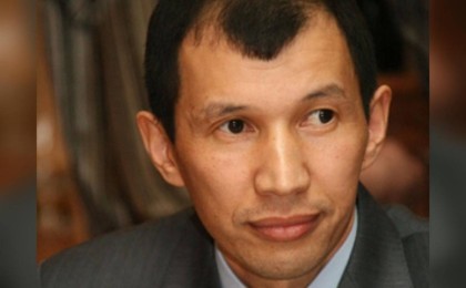 "Қорқытып, шығармай тастады": Белгілі журналист Серік Абас-шах қайда?