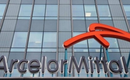 «АрселлорМиттал Теміртау» шоттары бұғатталды. Кеншілер ақшасыз қаламыз деп қауіптенеді