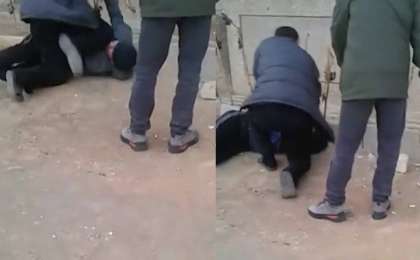 "Мен адаймын!". Ақтауда ер адам жерде жатқан азаматты аямай соққыға жықты (видео)