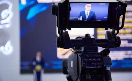 Промышленность является двигателем экономического развития.