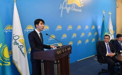 Елбасыға ескерткіш қоюды ұсынған жігіт 25 жасында депутат болды