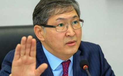 Қазақстаннан кеткен экс-министр Ерлан Сағадиевтің Швейцарияда жүрген суреті тарады (фото)