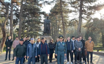 «Қаһарман ұлт» жобасы аясында Бауыржан Момышұлы ескерткішіне гүл қою рәсімі өтті