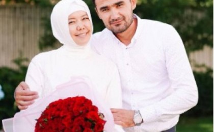 Танымал блогер, мотиватор өзінен кіші жігітке тұрмысқа шықты