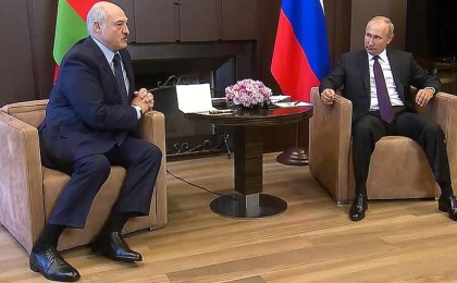 Лукашенко: Путиннен қару-жарақпен қамтамасыз етуді сұрадым