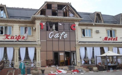 Тараз маңындағы жарылыстардан кейін жол бойындағы кешен тоналған