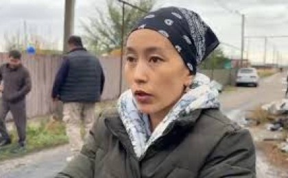 Ата-анамнан бөлек шыққым келеді: Қаржаубай Нұрымовтың қарындасы халықтан ақша жинауда (ВИДЕО)