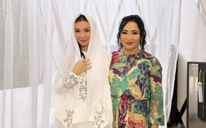 "Жүрген жерінде бізді жамандамаса екен": Гүлзира Айдарбекова келіндері туралы айтты