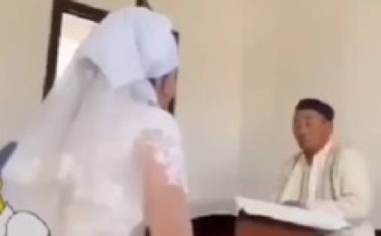 "Келіндер мәхір сұрап құтырды": Неке қию рәсімінде Land Cruiuser 300 сұраған келін желіні шулатты