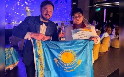 Жас әнші Ержан Максим еліміздің намысын Дубайда қорғап, жеңімпаз атанды