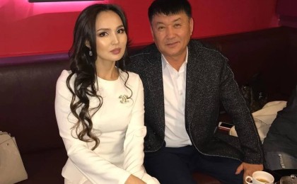 "Өзінен сұраңдар": Нұртас Айдарбеков тойына келмеген Жұлдыз Әбдікәрімова туралы сұрақты ұнатпай қалды