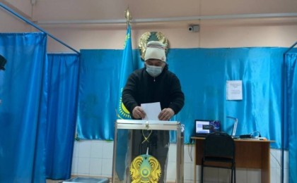 Алматыда бақылаушыларды сайлауға кіргізбей қоған