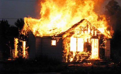 Қарағанды облысында жеке үй өртеніп, екі бала көз жұмды