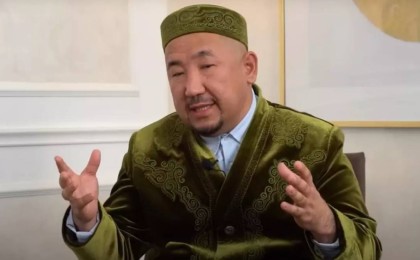 “Өтірікті кішкене айтамын” - Нұрлан имам намаз оқығандарға көп алданғанын айтты