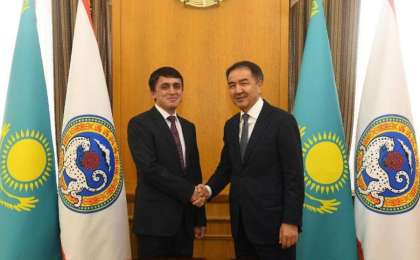 阿拉木图市长会见塔吉克斯坦驻哈总领事