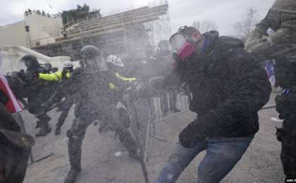 Полиция Вашингтондағы тәртіпсіздіктен бесінші адамның қайтыс болғанын растады