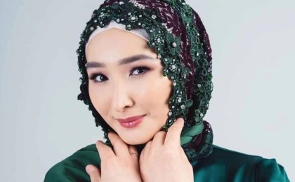 "Сандықта шіритін төрт диплом": Төреғалидің жары психолог атанғанын сынағандарға жауап берді