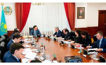 政府总理马明会见法哈工商会主席弗里斯