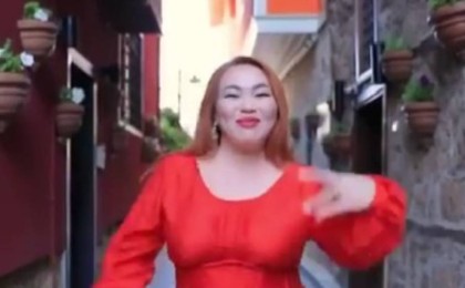 Атауы біртүрлі «Красный көйлек, черный өрнек» әні жарық көрді