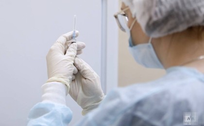 "COVID-19 қарсы вакциналарда адам жасушалары бар": Желідегі хабарлама қызу талқыға түсті